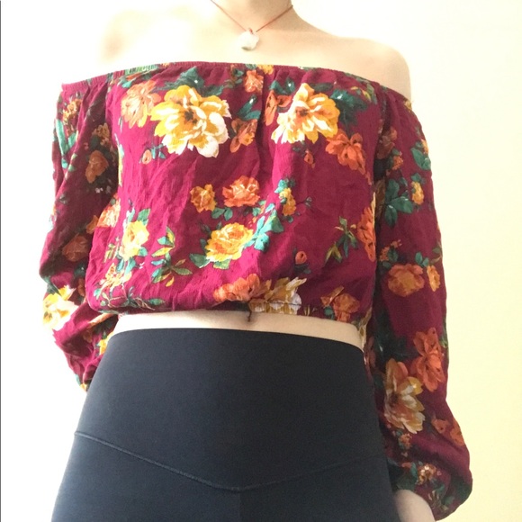 Cropped Off the Shoulder Top with Floral Patterns - Picture 3 of 3
